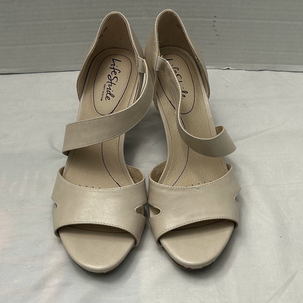 LIFE STRIDE SHOES